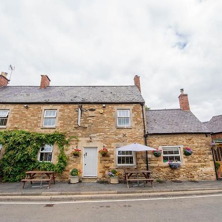 The George & Dragon Country Inn Seaton  Exterior foto