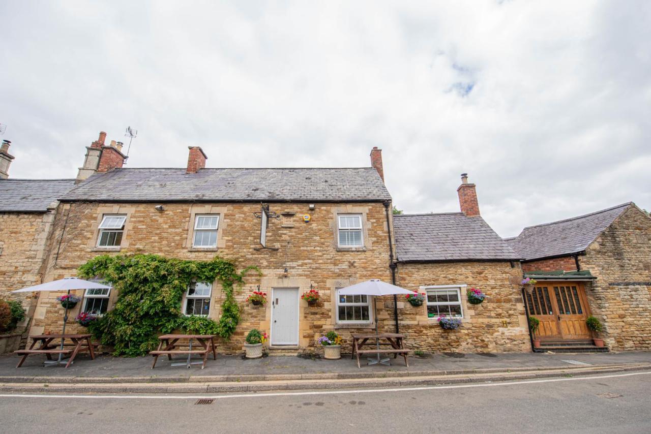 The George & Dragon Country Inn Seaton  Exterior foto
